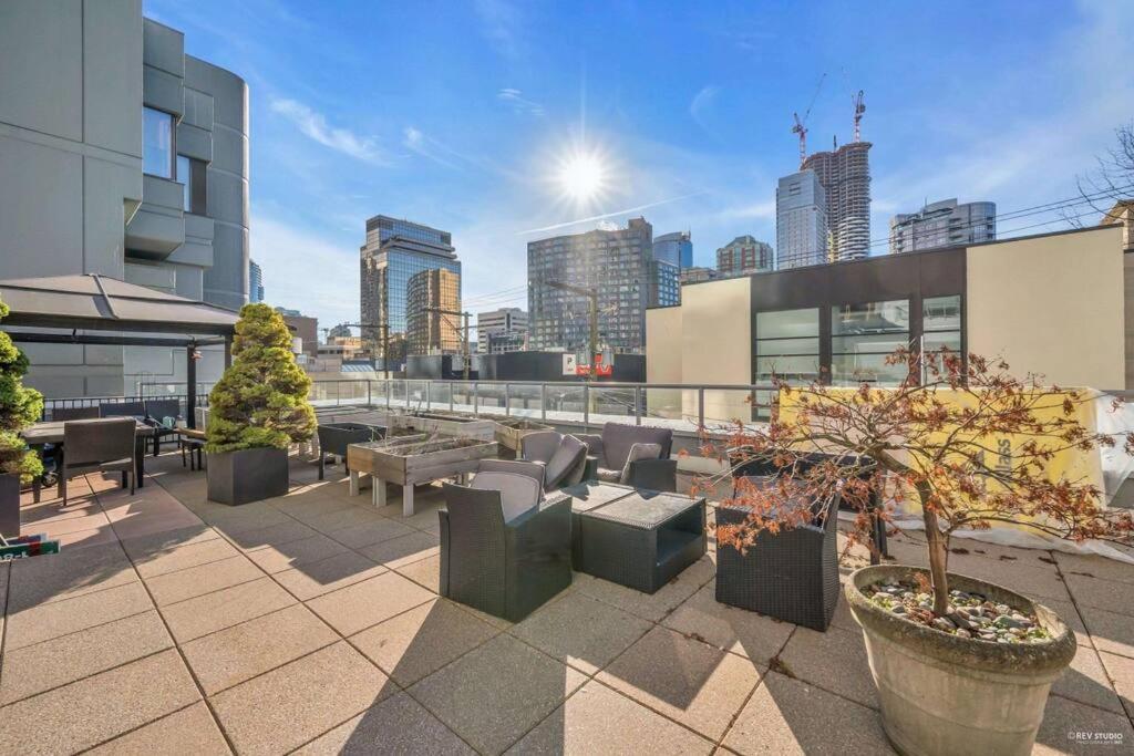 Modern Condo In The Heart Of Dt Overlooking City Vancouver Exteriér fotografie