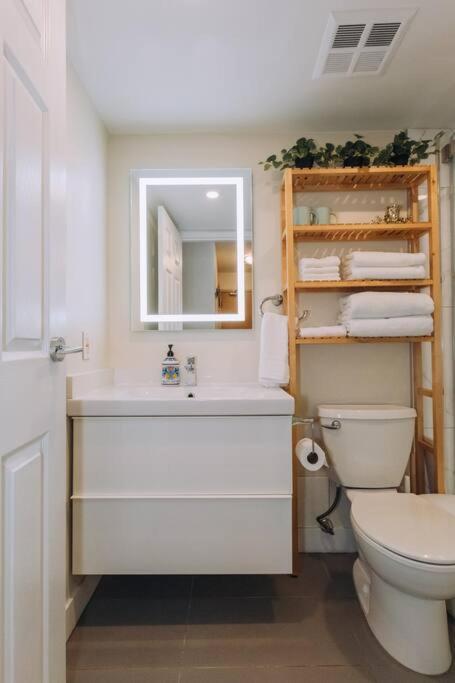 Modern Condo In The Heart Of Dt Overlooking City Vancouver Exteriér fotografie