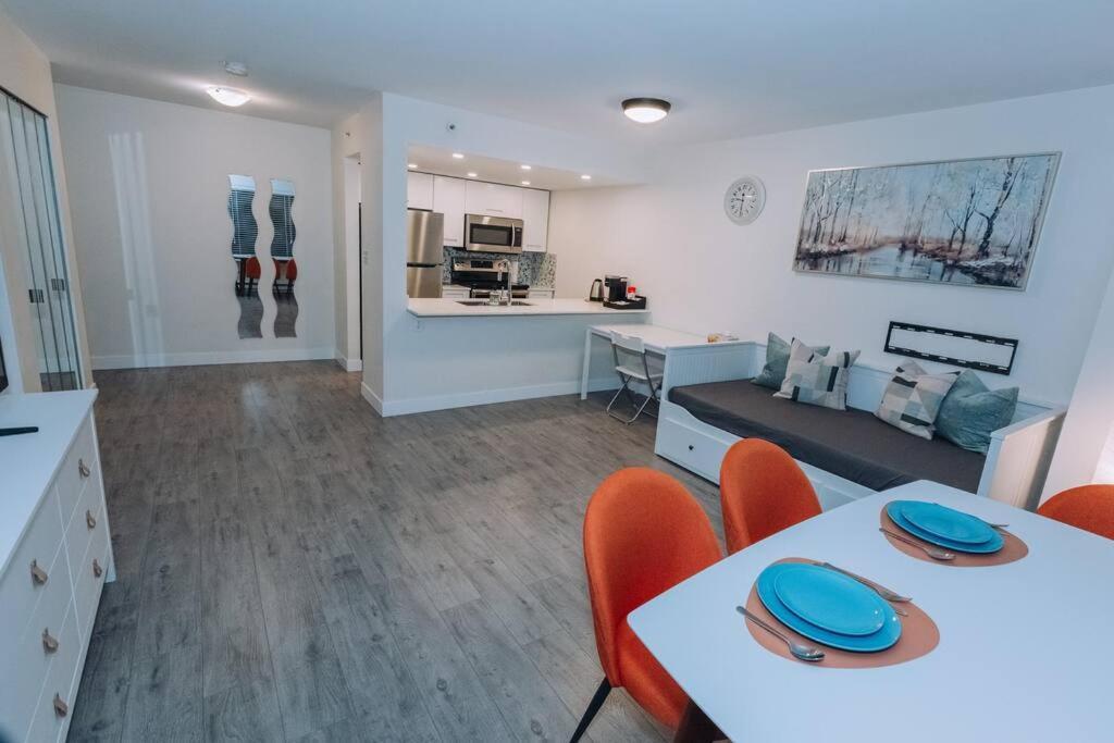 Modern Condo In The Heart Of Dt Overlooking City Vancouver Exteriér fotografie